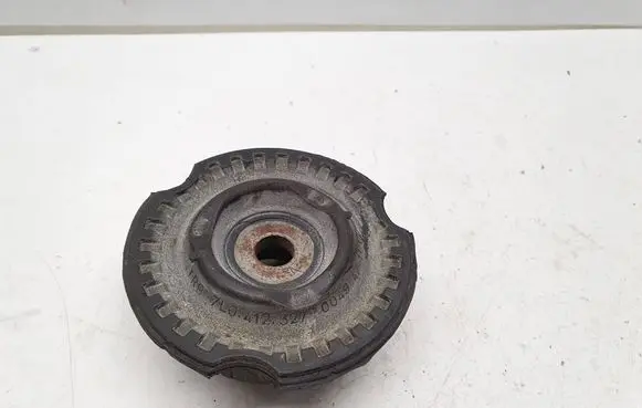 Volkswagen Touareg I Coil spring mount 7L0412327