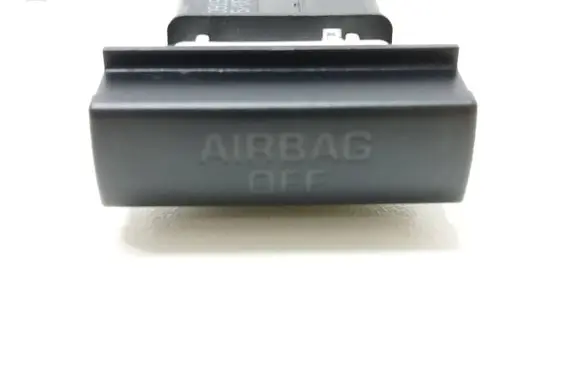 Passenger airbag on/off switch