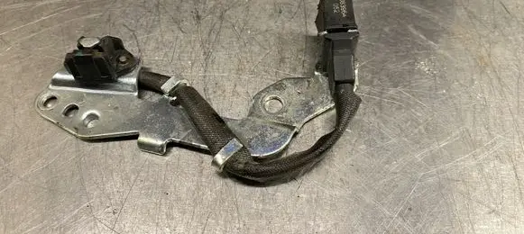 Skoda Octavia Mk2 (1Z) Camshaft speed sensor 253806 3423521