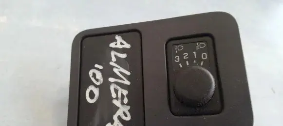 Nissan Almera Headlight level height control switch 6849390J00 68493-90J00