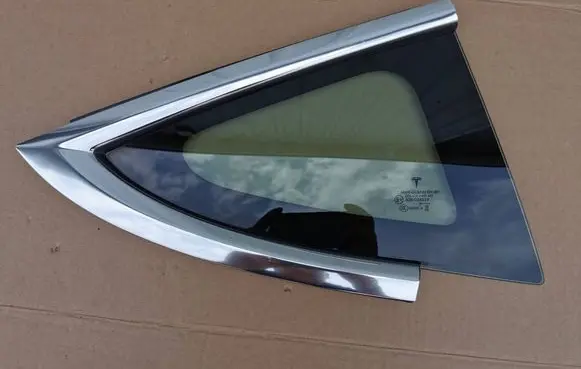 Tesla Model 3 Rear side window 1080706-00-H