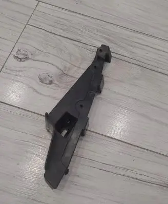 Front bumper mounting bracket