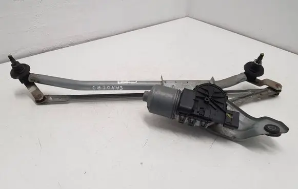 Dacia Sandero Front wiper linkage and motor 8200619512 3397020879 0390241544