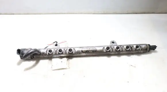 Volvo V70 Fuel main line pipe 0445215025