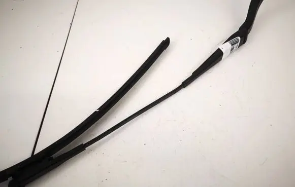 Mercedes-Benz B W245 Front wiper blade arm a1690200240
