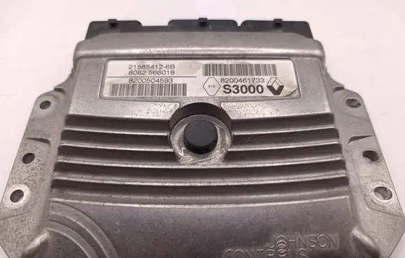 Renault Clio IV Engine control unit/module 215854126B 8200461733 8200504593