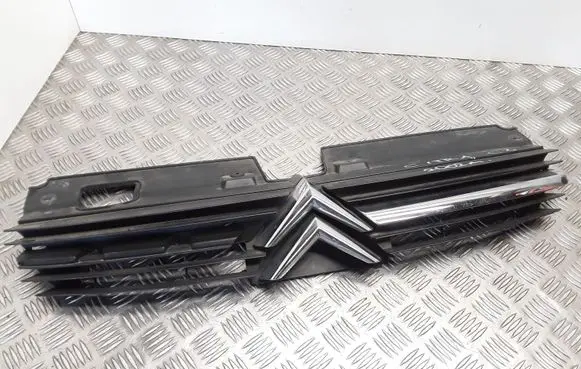 Citroen C5 Front bumper upper radiator grill 9636751980 28857M