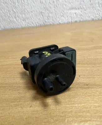 Mercedes-Benz E W210 EGR valve A0005450527 D7196