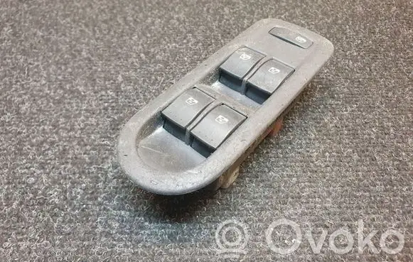 Renault Scenic II - Grand scenic II Electric window control switch 156018070