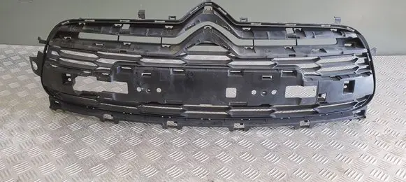 Citroen DS5 Front bumper upper radiator grill 9673279177