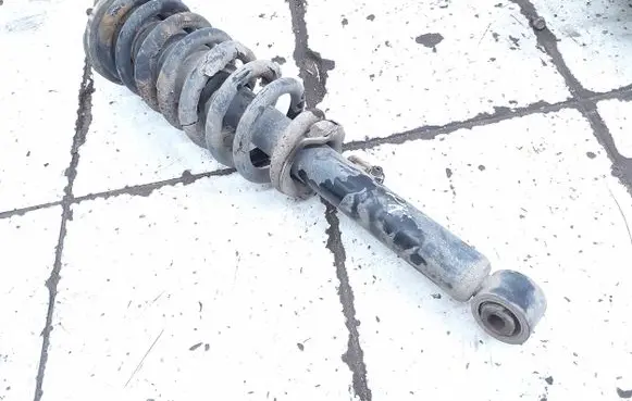 KIA Sorento Front shock absorber with coil spring 341365