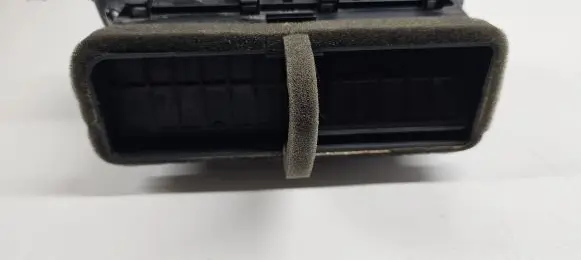 Audi Q7 4L Dash center air vent grill