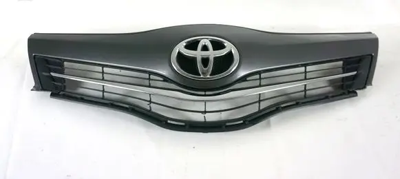 Toyota Yaris Front bumper upper radiator grill 531010D220