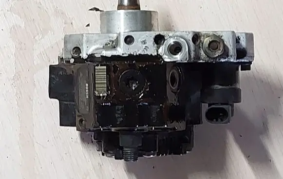 Audi A6 S6 C6 4F Fuel injection high pressure pump 059130755E