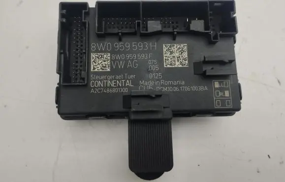 Audi A5 Door control unit/module 8W0959593H