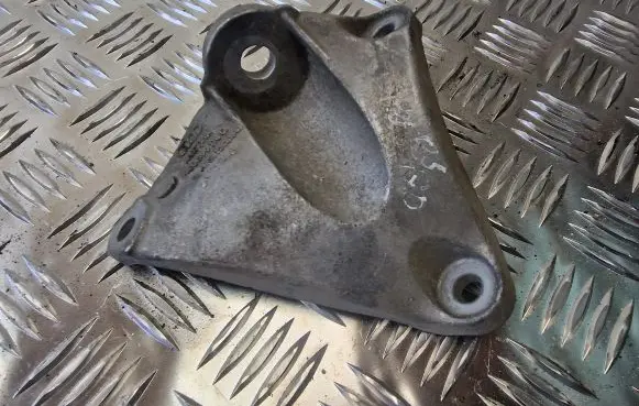Audi A8 S8 D3 4E Gearbox mounting bracket 4E0399114Q