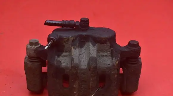 Mitsubishi Outlander Front brake caliper