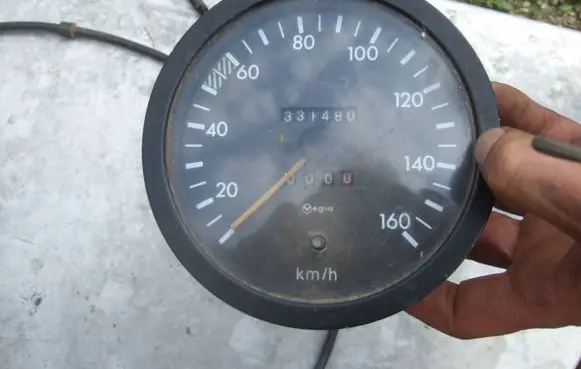 Mercedes-Benz 100 W631 Speedometer (instrument cluster) 331480