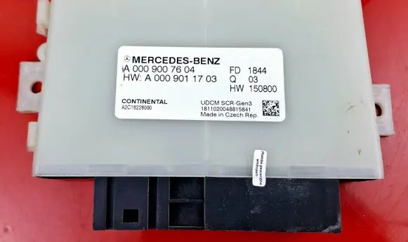 Mercedes-Benz E W213 Reducing agents exhaust control unit A0009007604