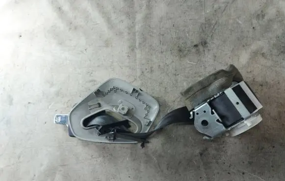 Ford Galaxy Roof seat belt A611B68F