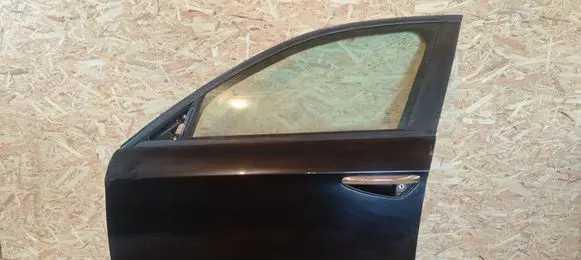 Alfa Romeo 159 Front door