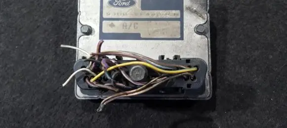 Ford Mondeo MK I Engine control unit/module 93BB9F480CB 93BB-9F480-CB