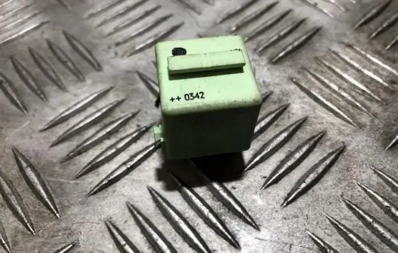 BMW X3 E83 Other relay 61368373700 61.36-8373700