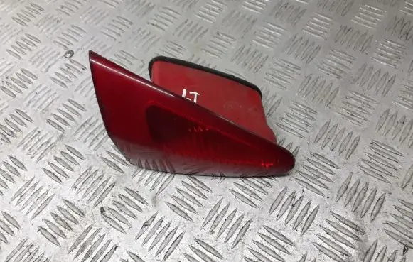 Alfa Romeo 147 Tailgate rear/tail lights 46556346