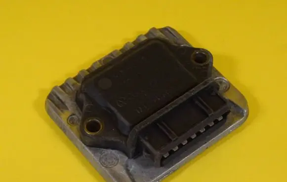 Volkswagen PASSAT B3 Ignition amplifier control unit 191905351C