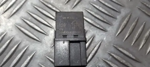 Volvo S40, V40 Other relay mb953382 a1001-x7