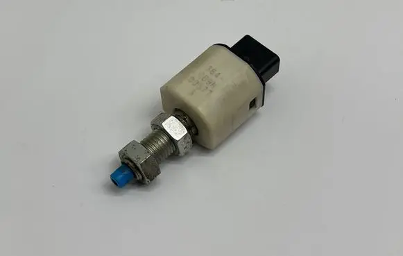 Subaru Forester SK Brake pedal sensor switch 3640D9N00377