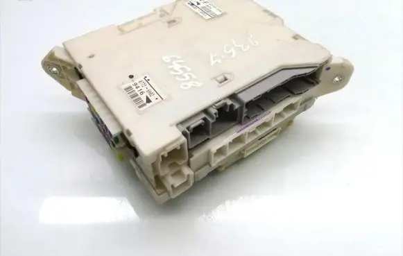 Lexus IS 220D-250-350 Fuse module 82730-53021