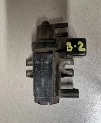 BMW 1 E81 E87 Turbo solenoid valve 7805391 70206301 11747805391