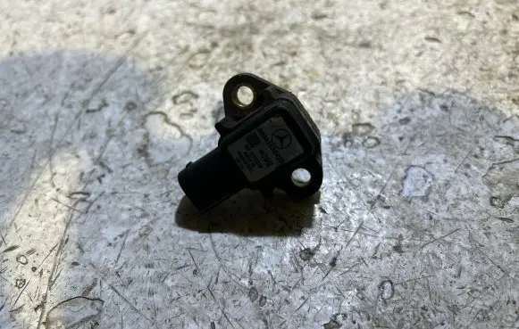 Mercedes-Benz C W203 Mass air flow meter A0041538428 4092 12233209