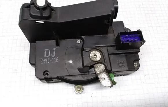 Opel Zafira A Front door lock 24414116 DJ24414116