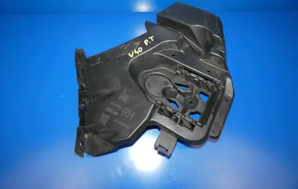 Volvo V40 Rear bumper mounting bracket 31395104