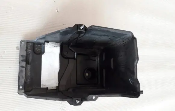 Battery box tray
