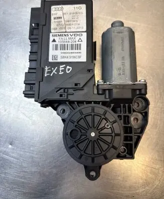 Seat Exeo (3R) Front door window regulator motor 8E1959801G 105844204 9700105994204