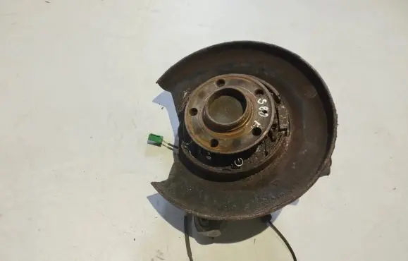 Volvo S80 Rear wheel hub 9200623