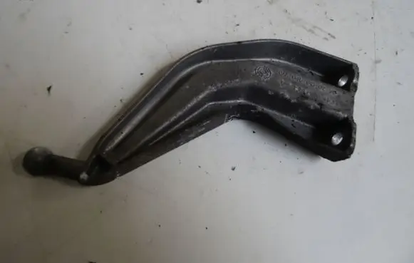 Mercedes-Benz C W204 Engine mounting bracket A6460160238
