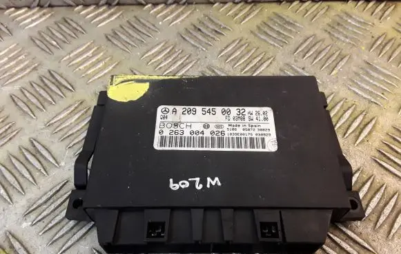 Mercedes-Benz CLK A209 C209 Parking PDC control unit/module 2095450032 A2095450032