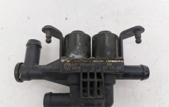 BMW 5 F10 F11 Coolant heater control valve 9119164