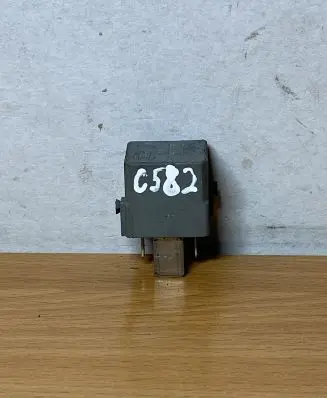 Mercedes-Benz A W169 Other relay C582 4RA00779307