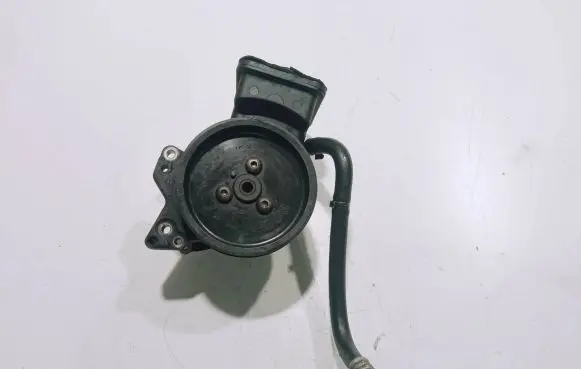 BMW 5 E60 E61 Power steering pump 7693974101