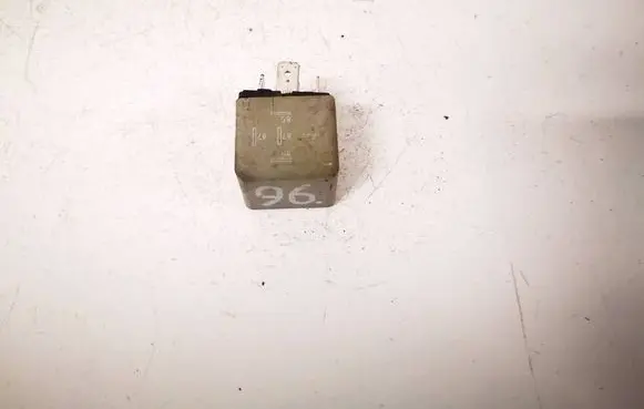 Volkswagen Transporter - Caravelle T4 Other relay 701915511