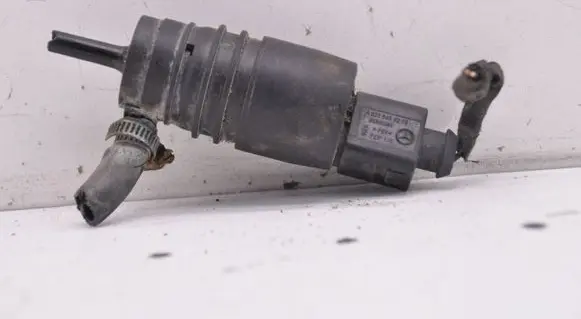 Mercedes-Benz S W220 Windscreen/windshield washer pump A0335450228
