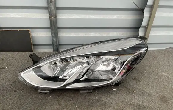 Ford Fiesta Headlight/headlamp 89193749 107000