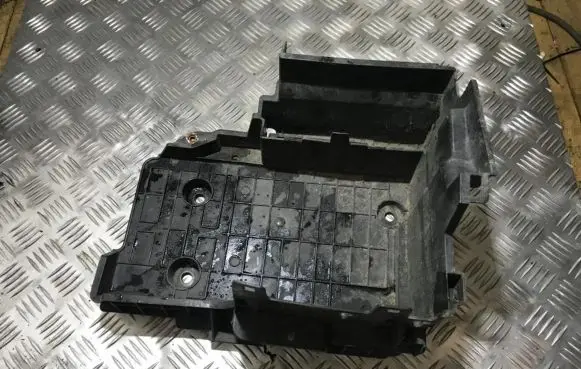 Renault Laguna II Battery box tray 