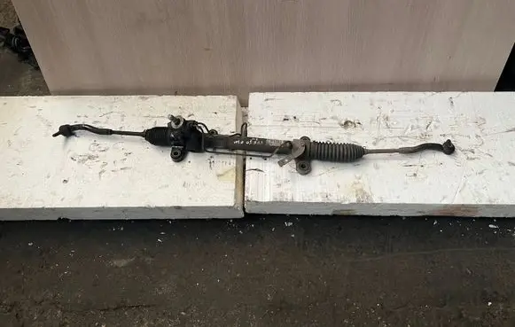 Toyota Corolla Verso E121 Steering rack