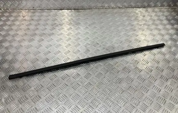 Opel Astra L Rear door windshield rail 9838489880